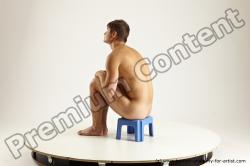 Sitting reference poses of Wilbert